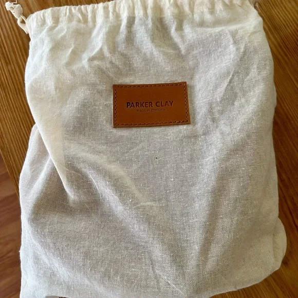 NWT Parker Clay leather sling bag - Picture 8 of 13